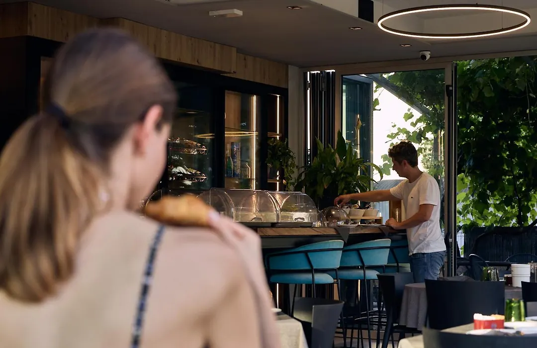 Rolly - Rooms & Restaurant-1